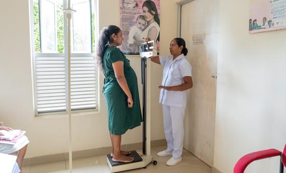 Pesquisa da OMS revela casos preocupantes de abusos na gravidez e no parto